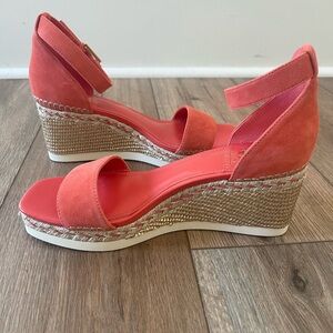 Vince Camuto Coral Wedges 7.5